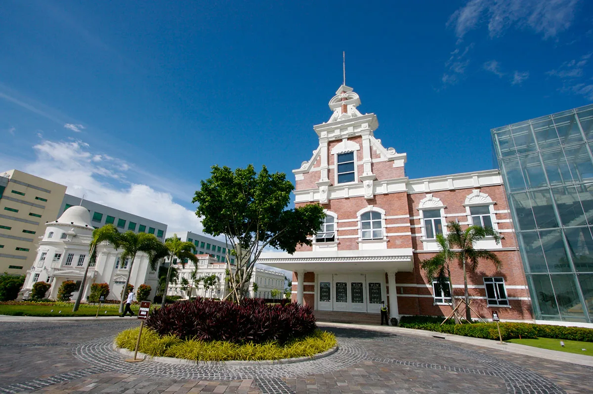 Enderun Colleges 校园环境 — Enderun Colleges 菲律宾英语游学