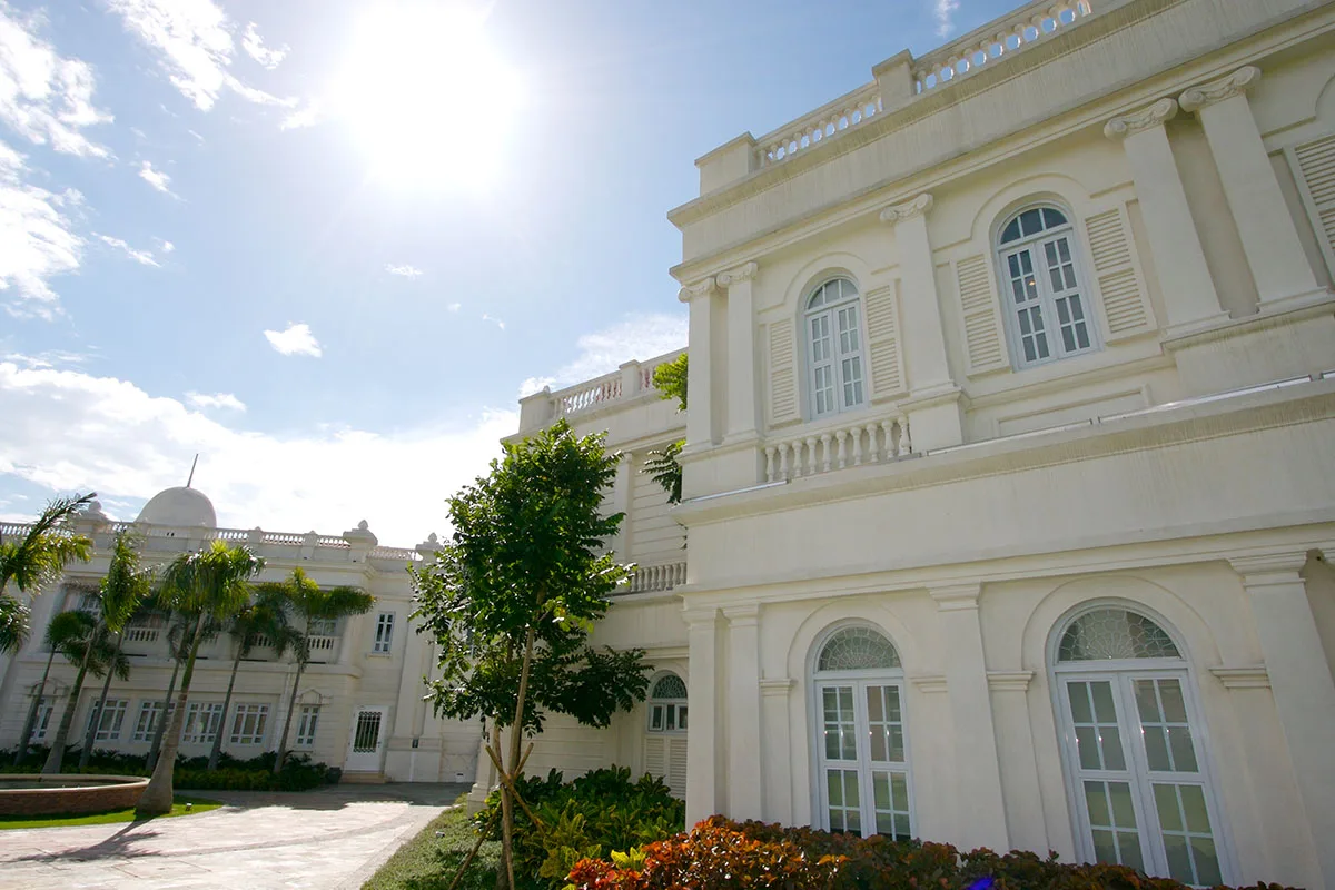 Enderun Colleges 校园环境 — Enderun Colleges 菲律宾英语游学