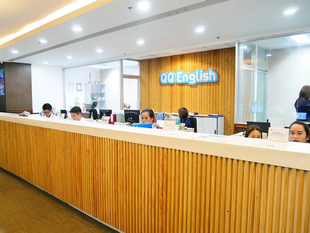 QQ English IT Park 校区接待柜台 — QQ English 菲律宾英语游学