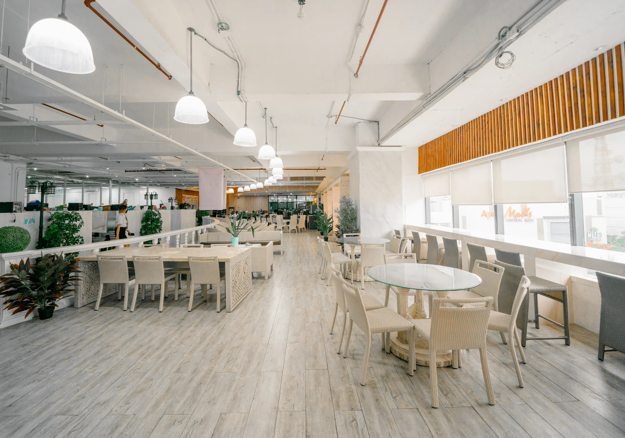 QQ English IT Park 学生餐厅空间 — QQ English 菲律宾英语游学餐饮